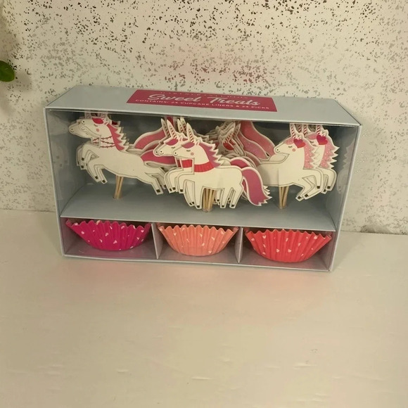 Gartner Studios Unicorn Cupcake Liners & Picks - Picture 2 of 5